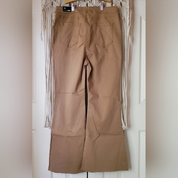 NWT Flare High Rise Jeans - Picture 3 of 9